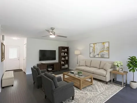 37 Carey Lane Streamwood IL 60107