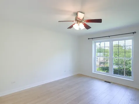 37 Carey Lane Streamwood IL 60107