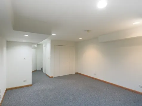 37 Carey Lane Streamwood IL 60107
