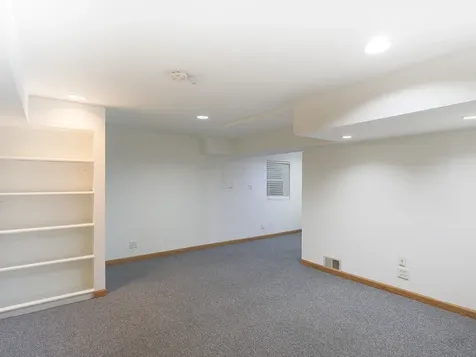 37 Carey Lane Streamwood IL 60107
