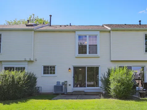 37 Carey Lane Streamwood IL 60107