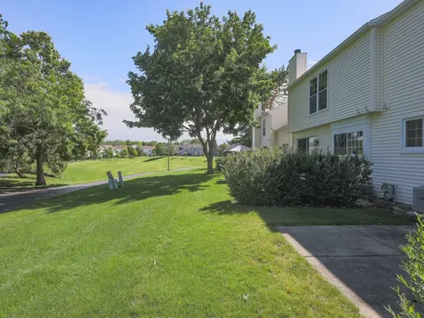 37 Carey Lane Streamwood IL 60107