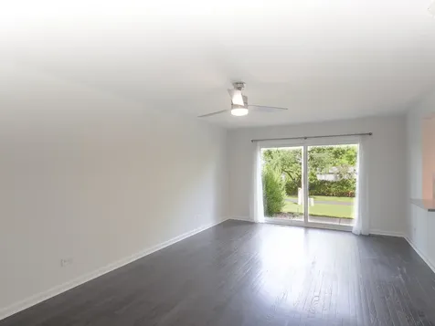 37 Carey Lane Streamwood IL 60107