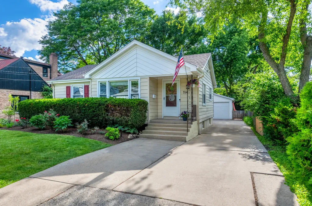 714 Chestnut Street Deerfield IL 60015