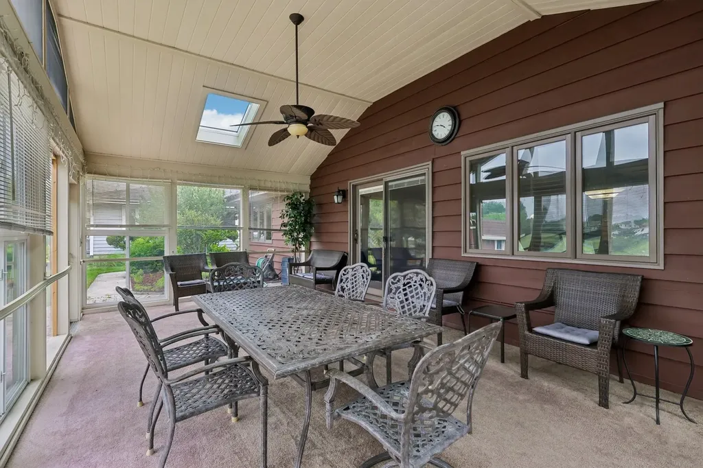 308 South Knollwood Drive Schaumburg IL 60193