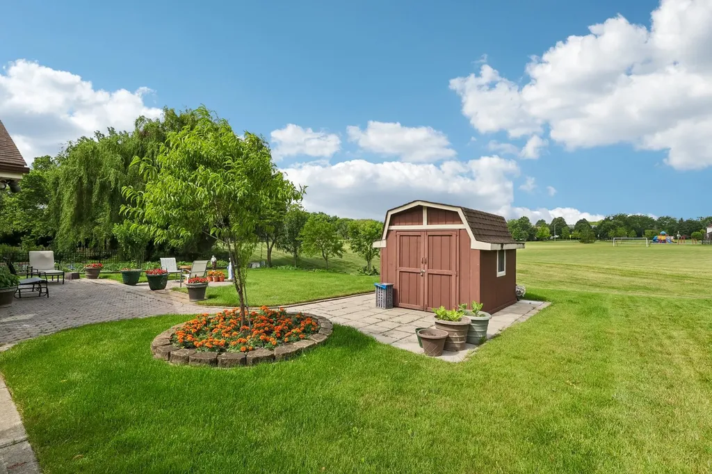 308 South Knollwood Drive Schaumburg IL 60193
