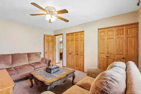 308 South Knollwood Drive Schaumburg IL 60193