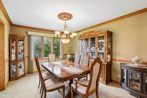 308 South Knollwood Drive Schaumburg IL 60193