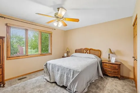 308 South Knollwood Drive Schaumburg IL 60193