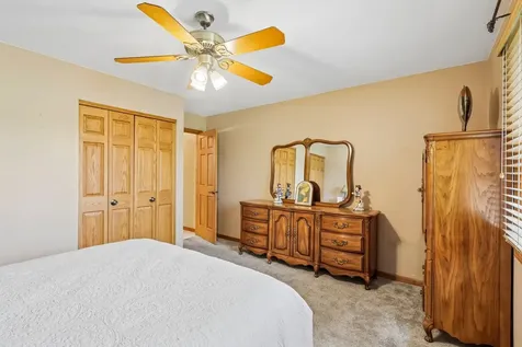 308 South Knollwood Drive Schaumburg IL 60193