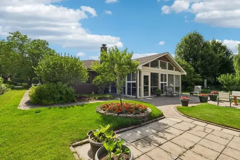 308 South Knollwood Drive Schaumburg IL 60193