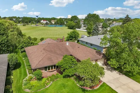 308 South Knollwood Drive Schaumburg IL 60193