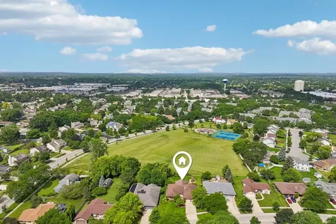 308 South Knollwood Drive Schaumburg IL 60193