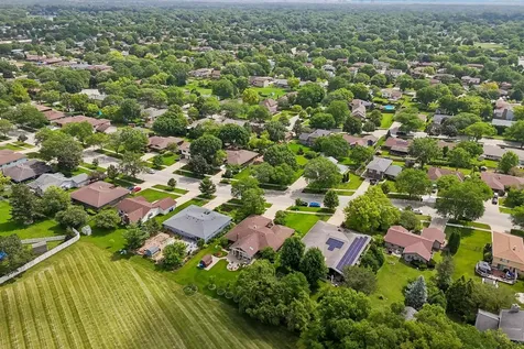 308 South Knollwood Drive Schaumburg IL 60193