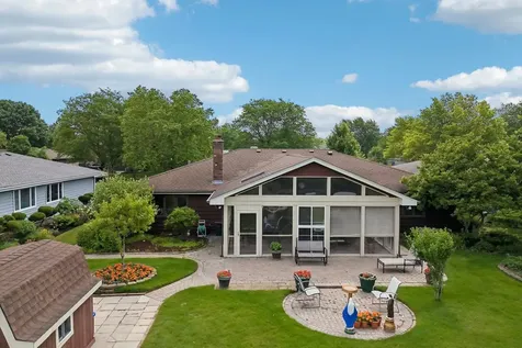 308 South Knollwood Drive Schaumburg IL 60193