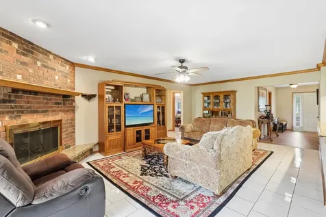 308 South Knollwood Drive Schaumburg IL 60193