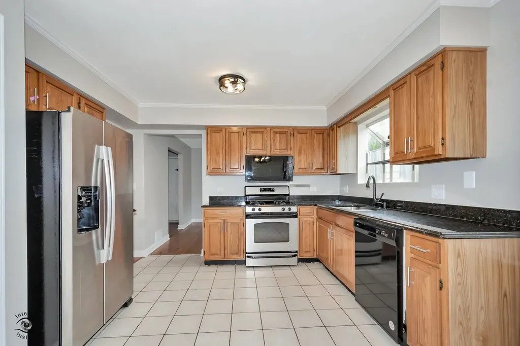 8348 Adbeth Avenue Woodridge IL 60517