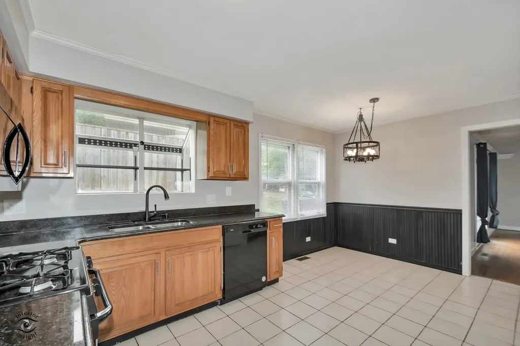 8348 Adbeth Avenue Woodridge IL 60517