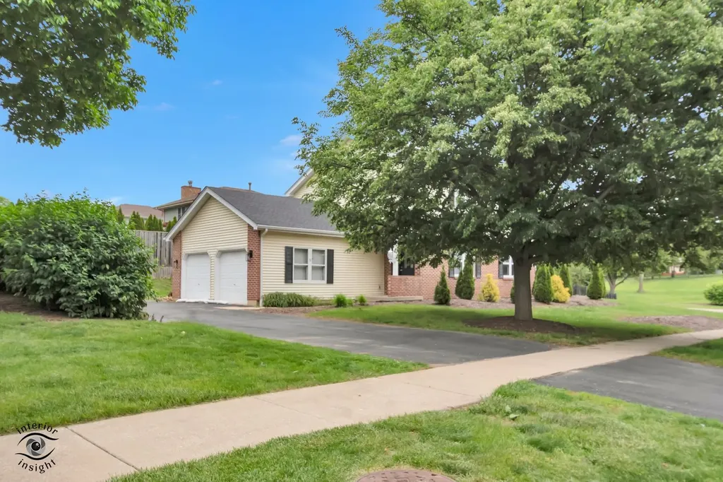 8348 Adbeth Avenue Woodridge IL 60517