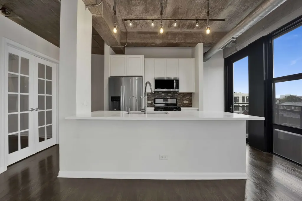 1000 West 15th Street Chicago IL 60608