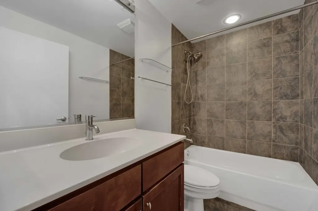 1000 West 15th Street Chicago IL 60608