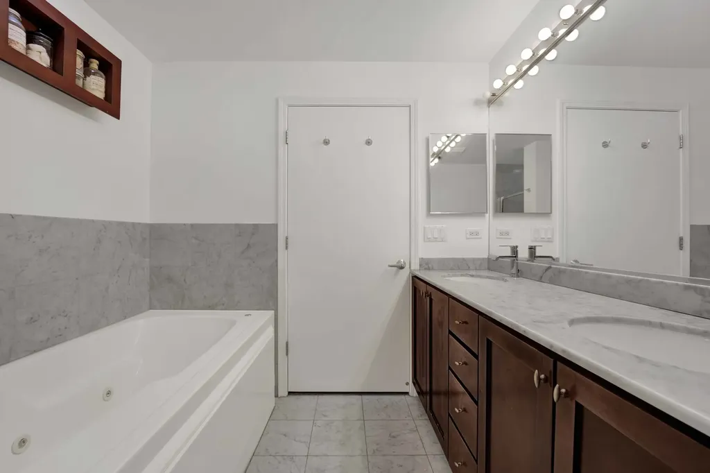 1000 West 15th Street Chicago IL 60608