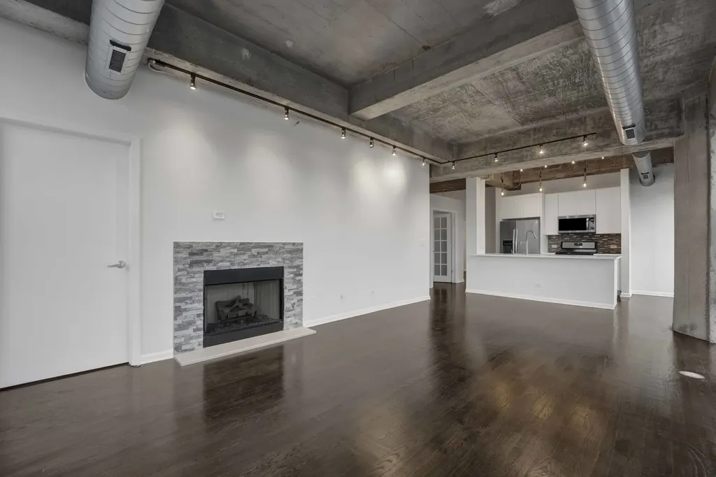 1000 West 15th Street Chicago IL 60608