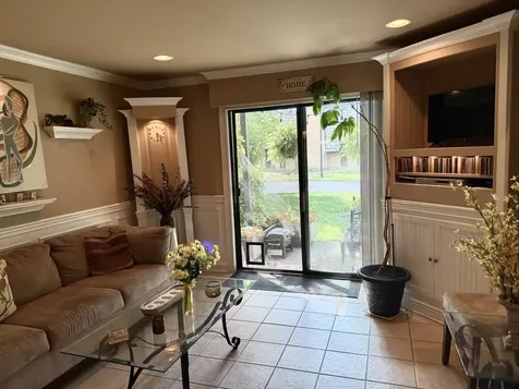 2 Oak Creek Drive Buffalo Grove IL 60089