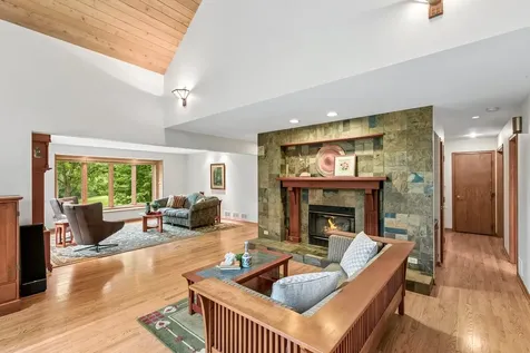 14 Brierwoods Lane Hawthorn Woods IL 60047