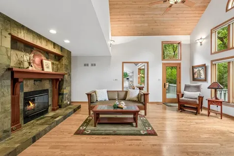 14 Brierwoods Lane Hawthorn Woods IL 60047