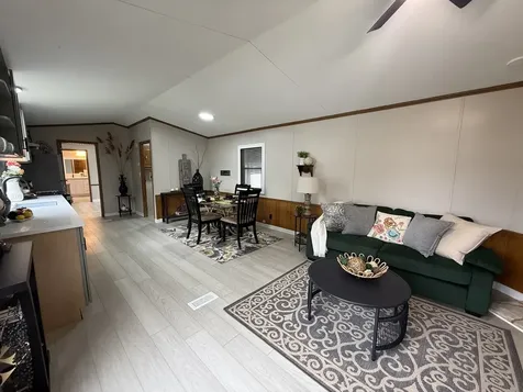 664 Huntsbridge Road Matteson IL 60443