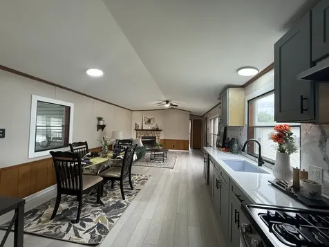 664 Huntsbridge Road Matteson IL 60443