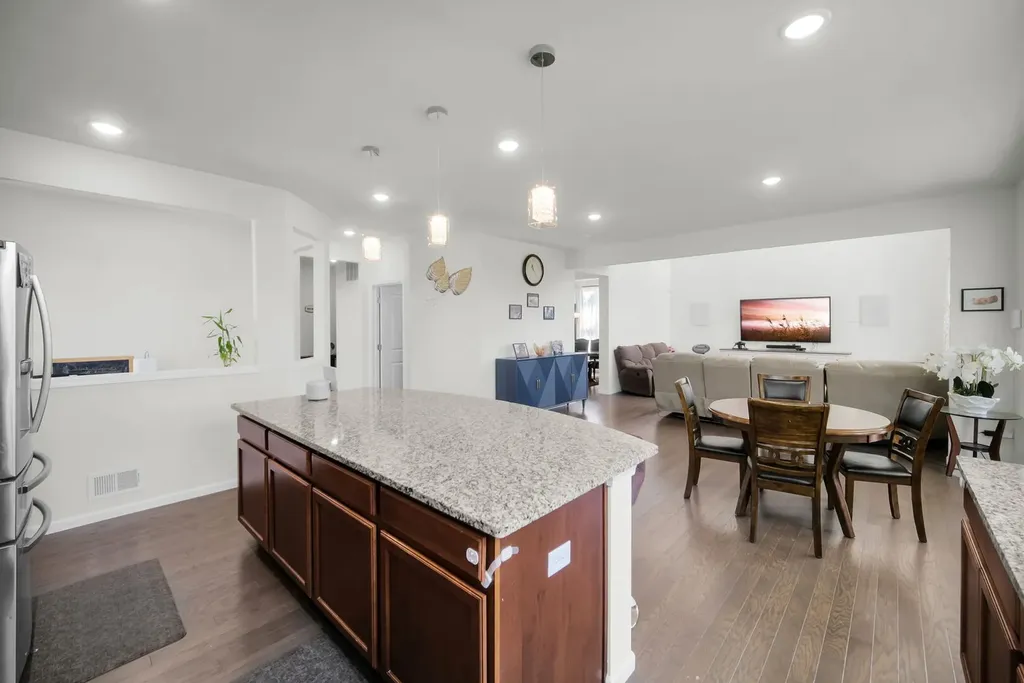3919 Gold Cup Lane Naperville IL 60564