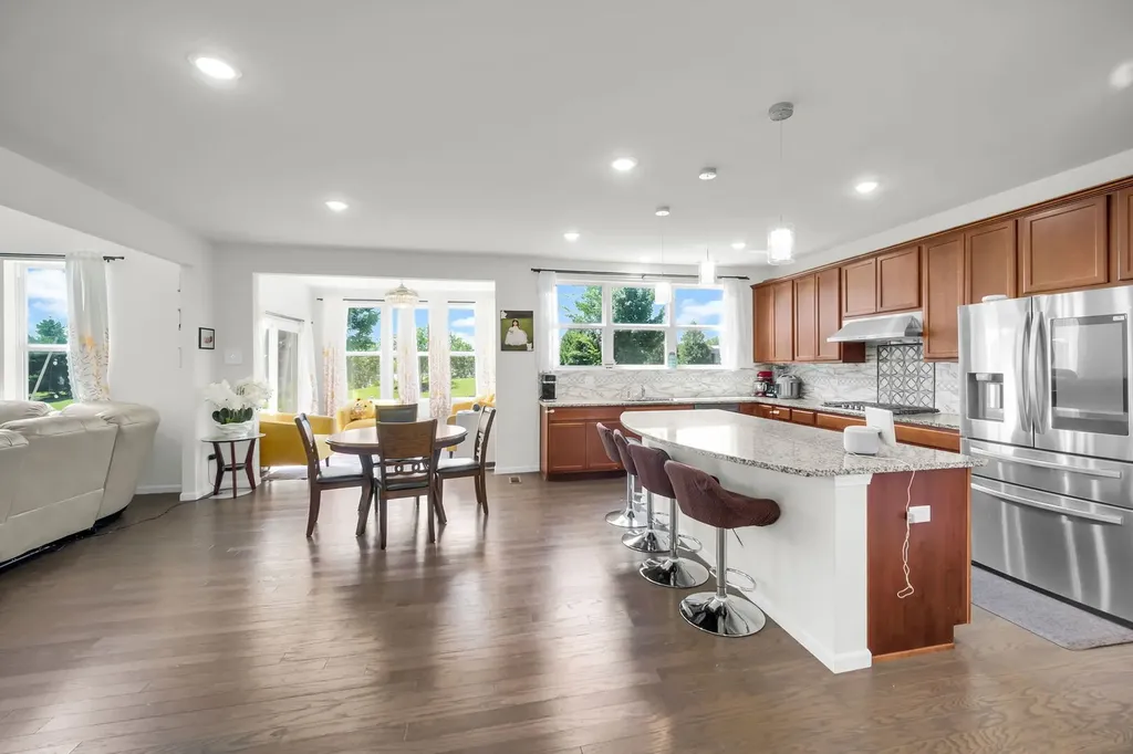3919 Gold Cup Lane Naperville IL 60564
