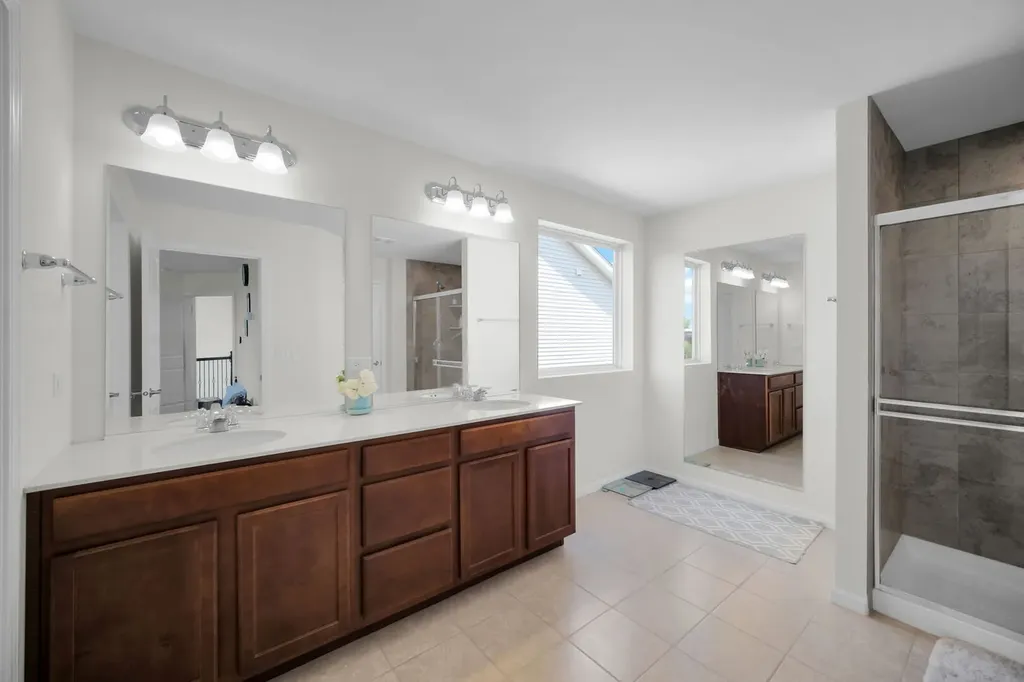 3919 Gold Cup Lane Naperville IL 60564