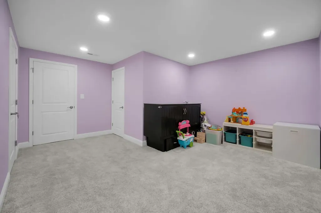 3919 Gold Cup Lane Naperville IL 60564