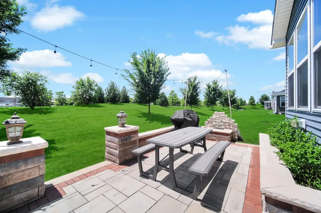 3919 Gold Cup Lane Naperville IL 60564