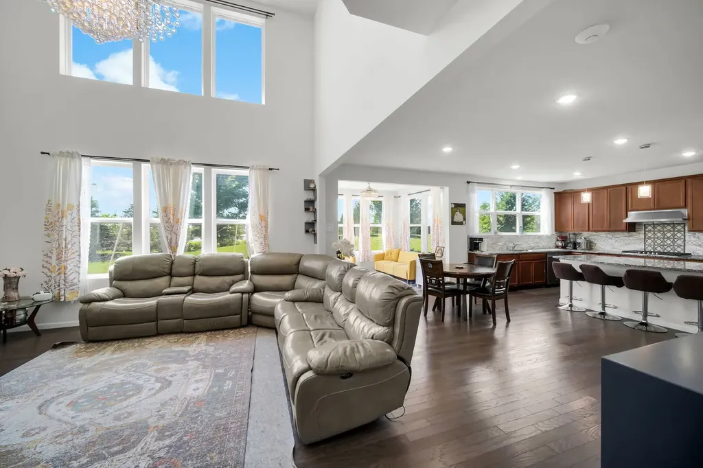 3919 Gold Cup Lane Naperville IL 60564