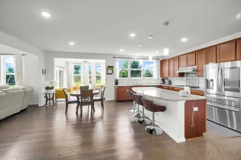 3919 Gold Cup Lane Naperville IL 60564