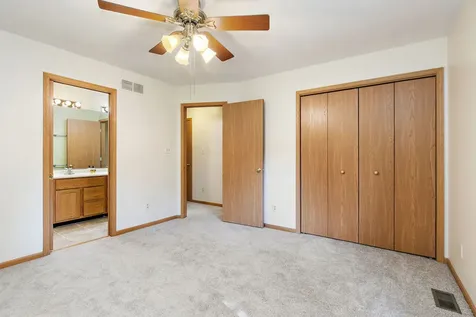 30 South Grant Street North Aurora IL 60542