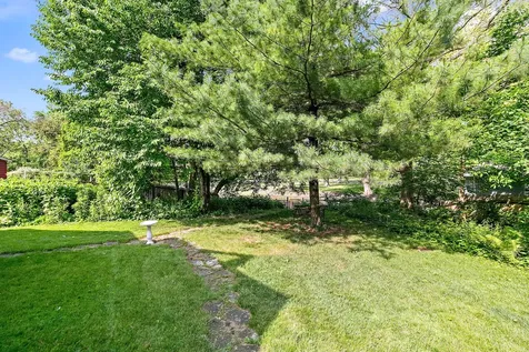 30 South Grant Street North Aurora IL 60542
