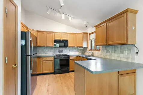 30 South Grant Street North Aurora IL 60542