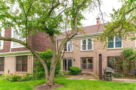 805 Garfield Avenue Libertyville IL 60048