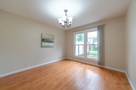 805 Garfield Avenue Libertyville IL 60048