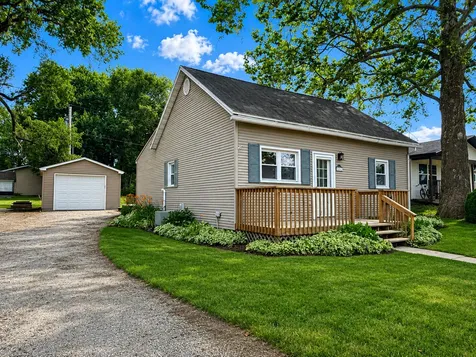 202 West Cedar Street Leroy IL 61752