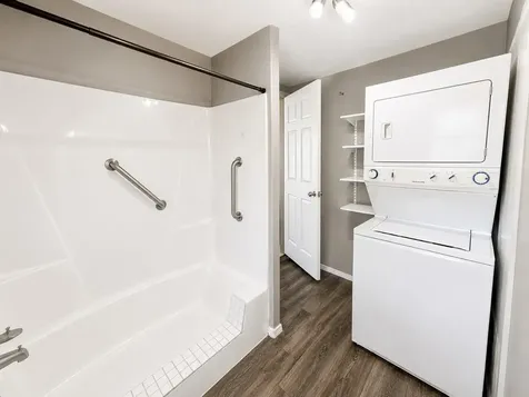 202 West Cedar Street Leroy IL 61752