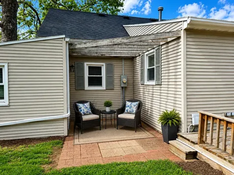 202 West Cedar Street Leroy IL 61752