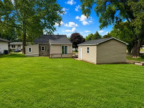 202 West Cedar Street Leroy IL 61752