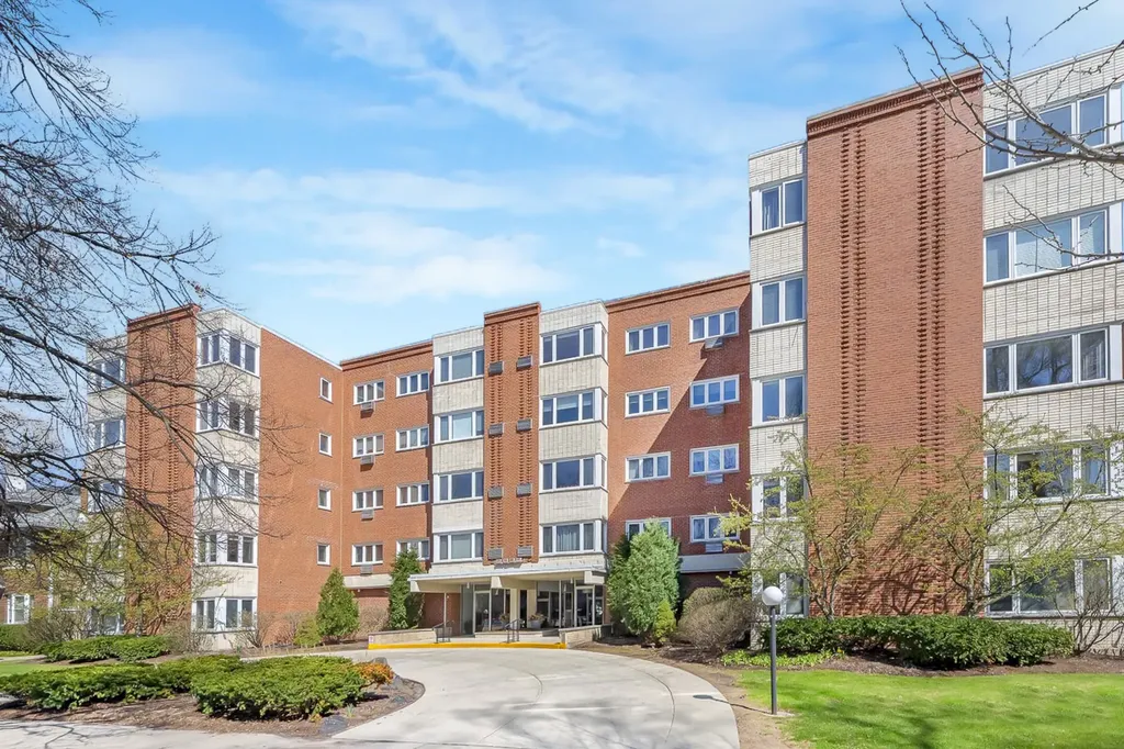 2033 Sherman Avenue Evanston IL 60201