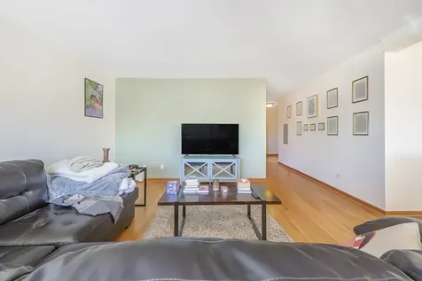2033 Sherman Avenue Evanston IL 60201